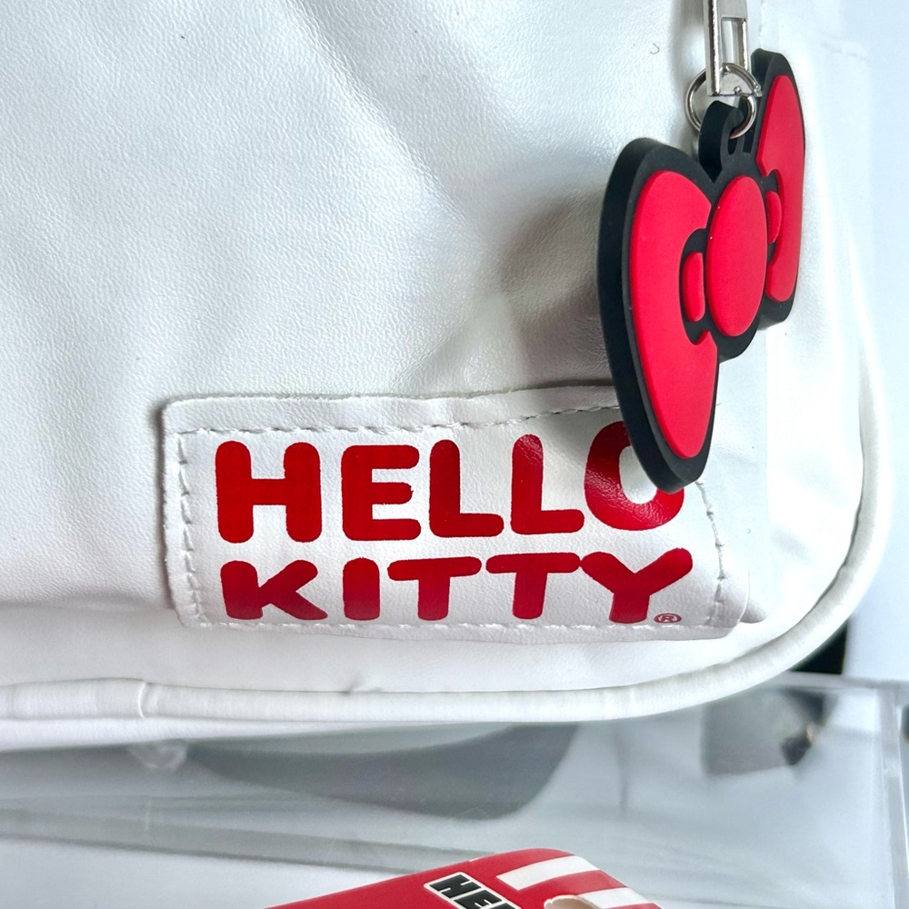 ❤️(HK317) Hello Kitty Adorable 6-Piece Backpack Bundle! - Picture 5 of 13